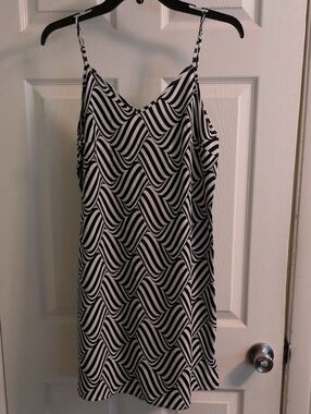 SHEIN Black & White Wave-Print Slip Dress